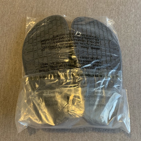 Sanuk Men’s Beachwalker Slides in Navy - Picture 5 of 5